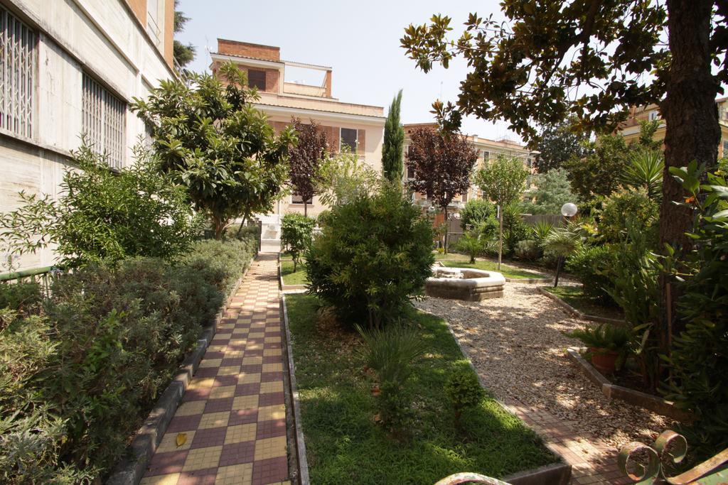 Casa Per Ferie Margherita Diomira Hotel Rome Exterior photo
